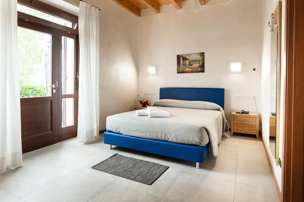 Agriturismo B&B Corte Tonolli Valeggio sul Mincio Zimmer foto