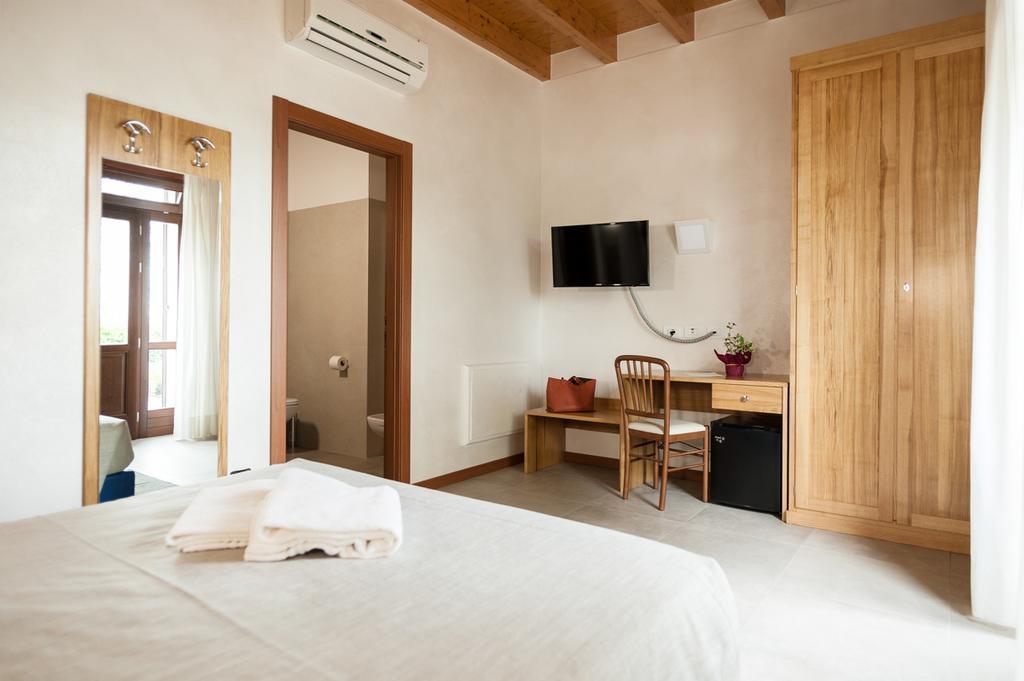Agriturismo B&B Corte Tonolli Valeggio sul Mincio Zimmer foto